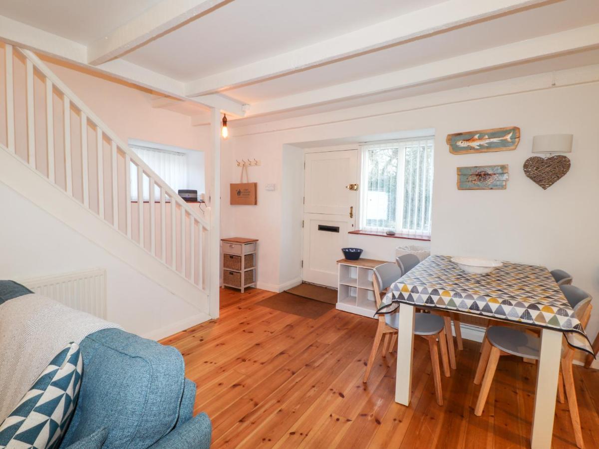 Little Barn Cottage ニューポート エクステリア 写真