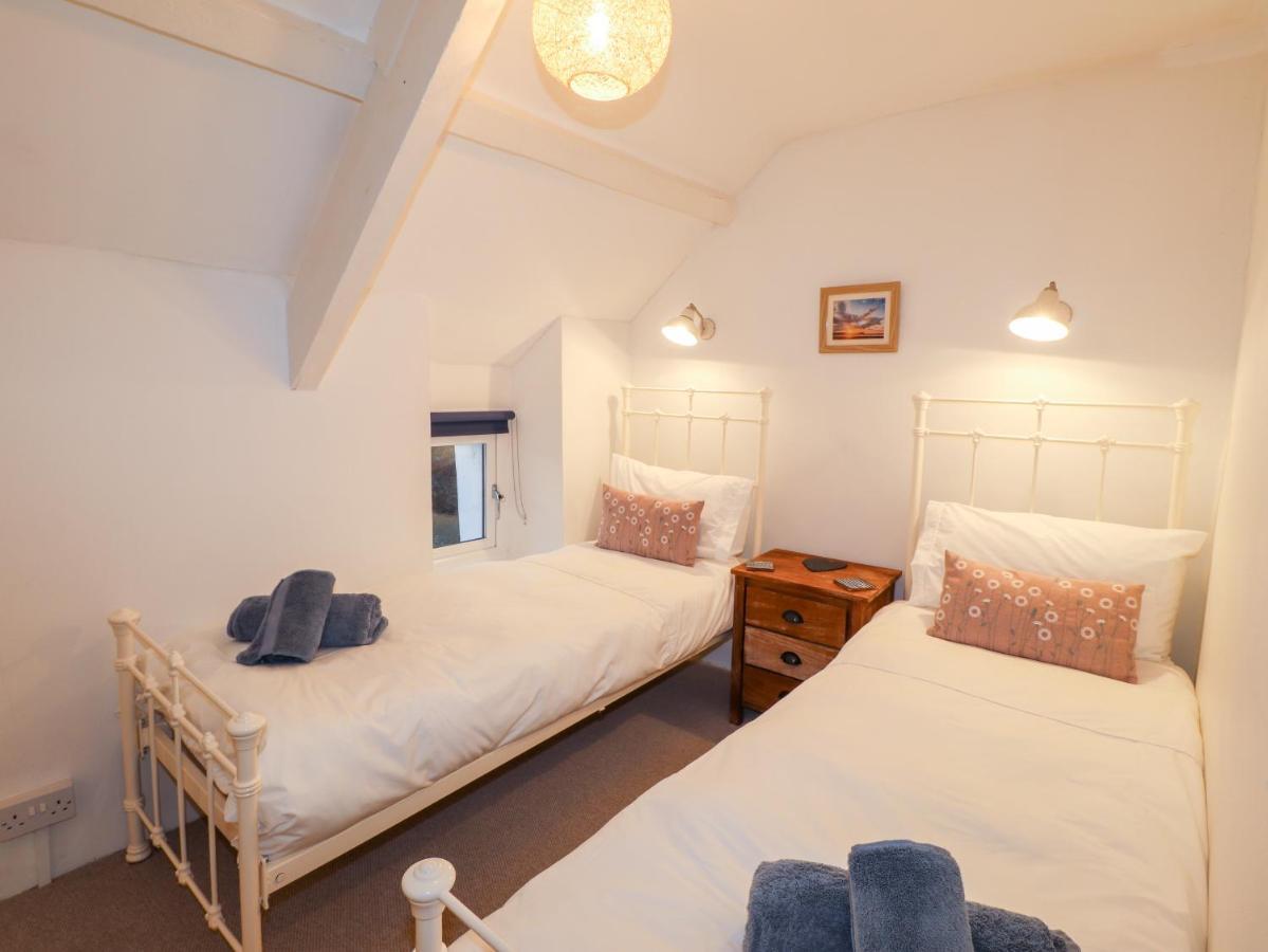 Little Barn Cottage ニューポート エクステリア 写真
